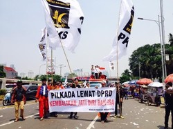Demo Pro dan Kontra RUU Pilkada di DPR Berakhir Damai