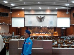 Selain RUU Pilkada, DPR Hari Ini Sahkan RUU Keperawatan dan Jaminan Produk Halal