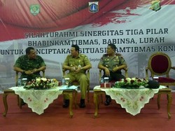 Hadapi Pendemo, Kapolda Metro Minta Polisi Bersikap Humanis
