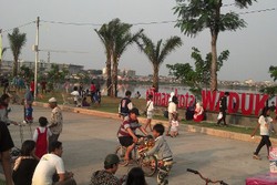 Keren! Patung Putra Putri Setinggi 4 Meter Segera Hiasi Waduk Pluit