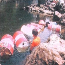 Pertamina Angkut BBM Pakai Pesawat Hingga Berenang di Sungai