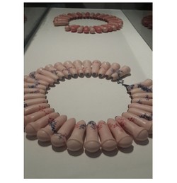 Kalung-Kalung Keramik Ini Dipamerkan di Galeri Nasional