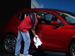 Tanpa Mereka, Mobil-mobil di IIMS Pasti Kusam