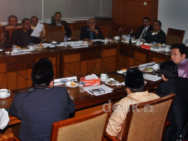 Lobi RUU Pilkada Berlangsung Alot