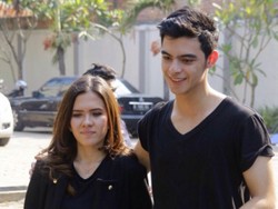 Michelle Joan Curi-curi Waktu Pacaran dengan Ciccio di Sela Syuting