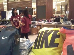 Berburu Sepatu dan Jersey Murah di Nike Warehouse Sale, Mulai Rp 200.000-an