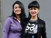 Julia Perez dan Ibunda Tercinta