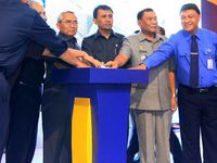 Djoko Kirmanto Resmikan Proyek Infrastruktur di Sumatera