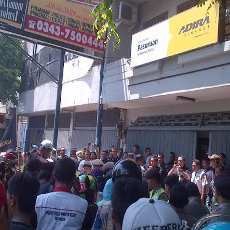 Puluhan Nasabah Adira Protes Aksi Premanisme Debt Collector