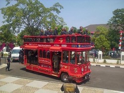 Ridwan Kamil dan Anggota Dewan Naik Bandros ke Sidang Paripurna