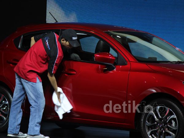 Tanpa Mereka, Mobil-mobil di IIMS Tak Bakal Kinclong
