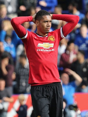 Smalling Dikabarkan Cedera Saat Latihan, Stok Bek MU Makin Tipis