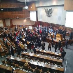 Tak Cuma Ridwan Kamil, Perludem Ikut Gugat UU Pilkada