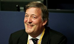 Penulis Ini Klaim Pernah Menggunakan Kokain di Istana Buckingham