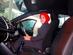 Yaris Merah Jadi Incaran Perempuan di Aceh