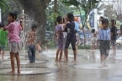 Weekend Seru, Main Air & Pasir di Taman Trunojoyo Malang