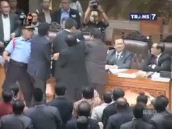 Aksi Walkout Fraksi Demokrat Dikecam Masyarakat