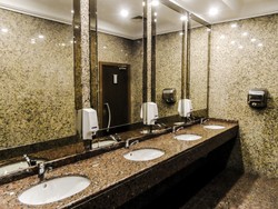 Mengapa Toilet di Tempat Wisata Harus Dalam Keadaan Kering?