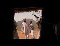 Akting Perdana yang Mencuri Perhatian dari HB Naveen di Haji Backpacker