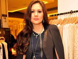 Wulan Guritno dan Shaloom Suka Nonton dan Berenang Bareng