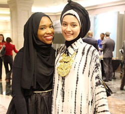 Foto: Mega Iskanti Tampil Menarik Perhatian di Pembukaan DC Fashion Week