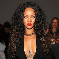 Rihanna Habiskan Rp 588 Juta Seminggu untuk Perawatan Kecantikan