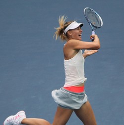 Unggah Foto Penerbangan Kelas Ekonomi, Sharapova Bikin Heboh