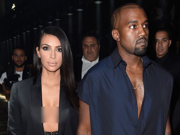 Kim Kardashian Tak Pakai Bra di Paris Fashion Week