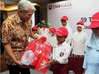CIMB Niaga Bagikan Tas