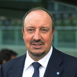 Memecat Benitez Tak Akan Selesaikan Masalah Napoli