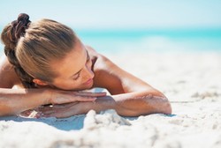 Pagi atau Siang Hari, Mana yang Lebih Baik untuk Berjemur?