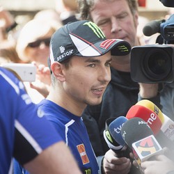 Lorenzo Akui Sulitnya Kejar Kemenangan Pertama Musim Ini