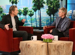 Menikah dengan Kristen Bell, Dax Shepard Tak Mau Pakai Cincin Kawin