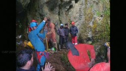 Ahli Gua Terperangkap dalam Gua di Belantara Amazon