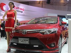 Toyota Beri 13 Mobil Vios untuk Perguruan Tinggi dan SMK