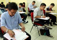 Ribuan Calon Advokat Ujian Profesi di Peradi