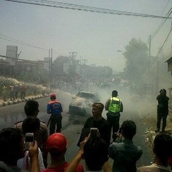 Mobil Sedan Melaju dan Terbakar di Sukabumi, 5 Penumpang Selamat