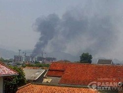 Api di Pabrik Karpet Berhasil Dipadamkan, Ada Rumah yang Kena