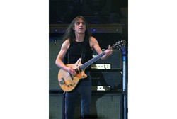 Pensiun, Gitaris Band Rock AC/DC Diduga Terserang Demensia