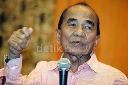 Sekda Riau Batasi Jajarannya Besuk Gubernur Annas Maamun