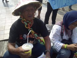 Kakek 82 Tahun Bersedih karena Kehilangan Lagi Hak Memilih Kepala Daerah