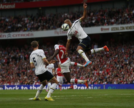 Arsenal Direpotkan Garis Pertahanan Rendah Spurs