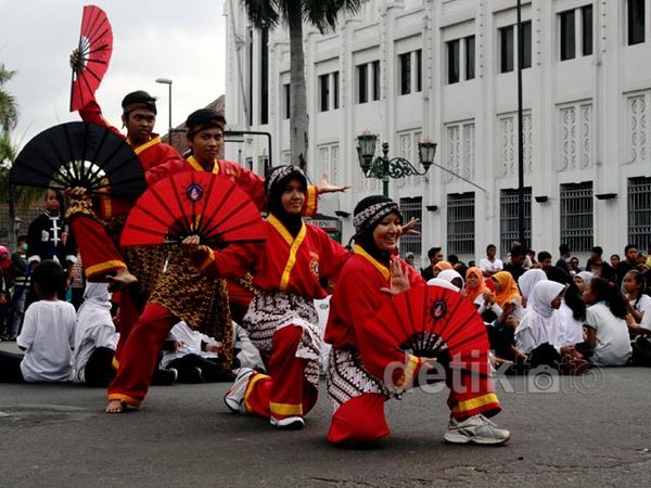 Para Pesilat Beraksi di Titik Nol Kilometer Yogyakarta