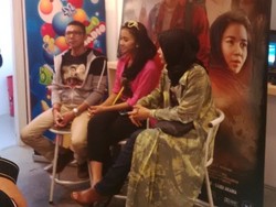 Roadshow di Surabaya, Bintang Haji Backpacker Diserbu Penggemar