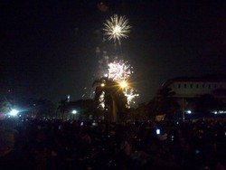 Warga Bandung Kecewa, Pesta Kembang Api Tak Sesuai Janji