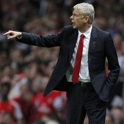 Arsenal Cuma Seri, Wenger Frustrasi