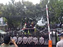 Setelah FPI, Kini Giliran FBR Demo DPRD Tolak Ahok Jadi Gubernur DKI