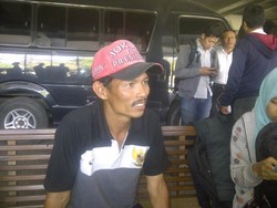 Kisah Giman Jalan Kaki Malang-Jakarta Temui Jokowi, Hari ini Tiba di Yogya