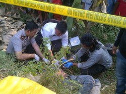 Mayat Pria Penuh Luka Ditemukan di Parit di Bogor