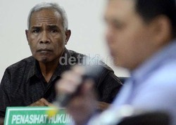 Jaksa KPK Juga Tuntut Hak Politik Bupati Biak Numfor Dicabut